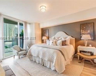 495 Brickell Ave Apt 1701 - Photo Thumbnail 3