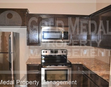 1110 Grace Point Dr - Photo Thumbnail 4