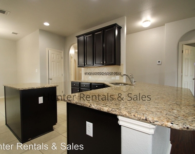 3308 Rusack Dr - Photo Thumbnail 10