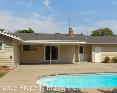 6543 N. Mariposa Ave. - Photo Thumbnail 4