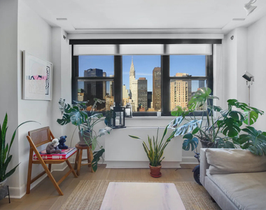 150 East 34th Street - Photo Thumbnail 3