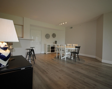 11720 Saint Andrews Place - Photo Thumbnail 19