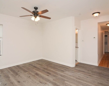 3360 W. Montrose, Unit 4 - Photo Thumbnail 10