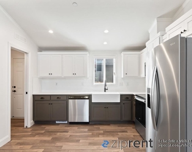 2838 Romagnolo St - Unit A - Photo Thumbnail 7