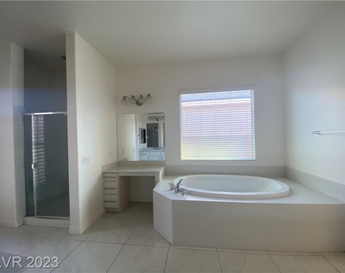 8125 Slip Point Avenue - Photo Thumbnail 15