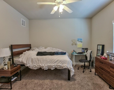 1732 Bellevue Way - Photo Thumbnail 4