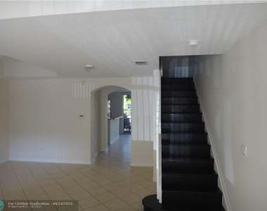 4929 N Harbor Isles Dr - Photo Thumbnail 6