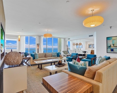 17875 Collins Ave - Photo Thumbnail 0