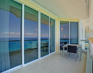 17875 Collins Ave - Photo Thumbnail 34