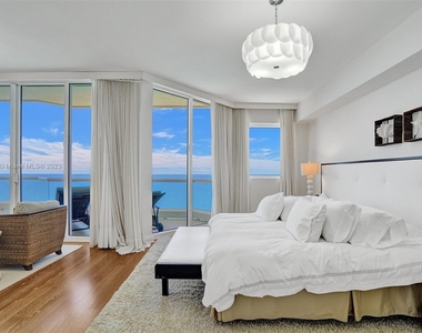 17875 Collins Ave - Photo Thumbnail 18