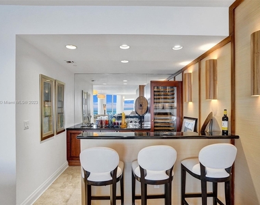 17875 Collins Ave - Photo Thumbnail 7