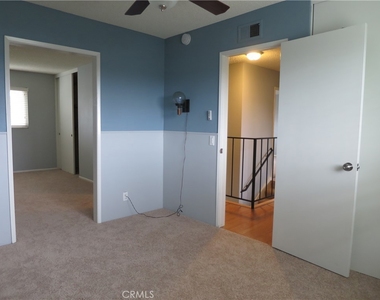 2502 E Garfield Avenue - Photo Thumbnail 4