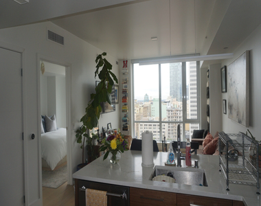 427 West 5th Street - Photo Thumbnail 2