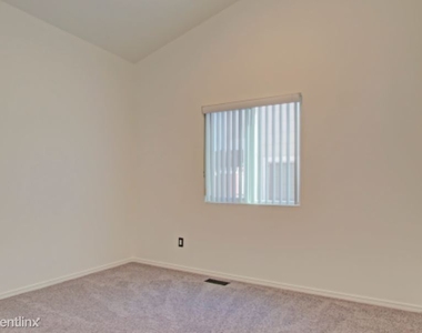 5610 Fantasia Drive - Photo Thumbnail 18