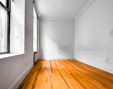 326 East 58th Street - Photo Thumbnail 7