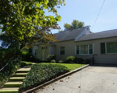 212 Cummings Avenue - Photo Thumbnail 9