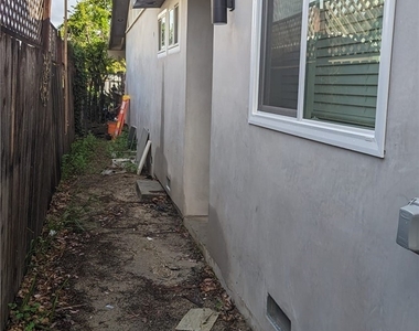 23237 Burbank Boulevard - Photo Thumbnail 22