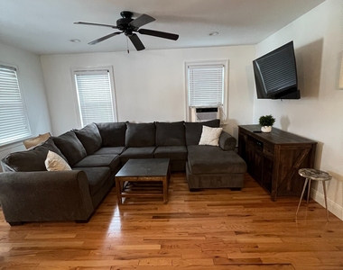 47 Brookline Avenue - Photo Thumbnail 4