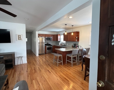 47 Brookline Avenue - Photo Thumbnail 3