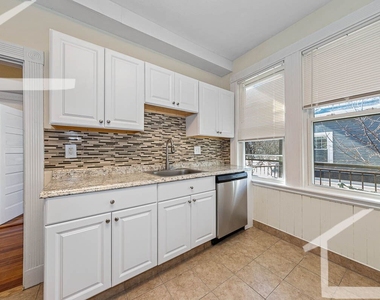 42 Brackett St Apt 1r - Photo Thumbnail 1