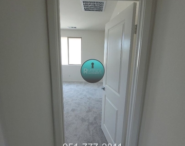 16040 Jamie Ln, Unit 12 - Photo Thumbnail 17