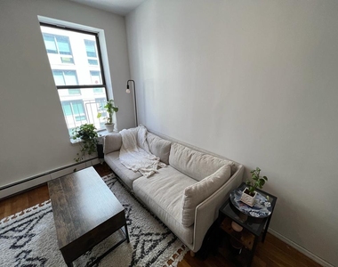 449 West 37th Street - Photo Thumbnail 1