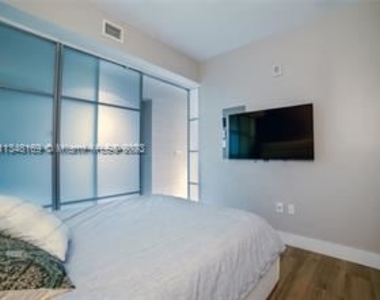 1010 Brickell Ave Unit 2611 - Photo Thumbnail 4