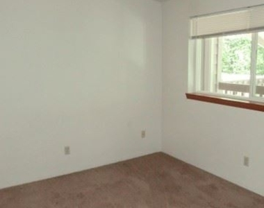 4950 Sw 45th Ave #9 - Photo Thumbnail 2