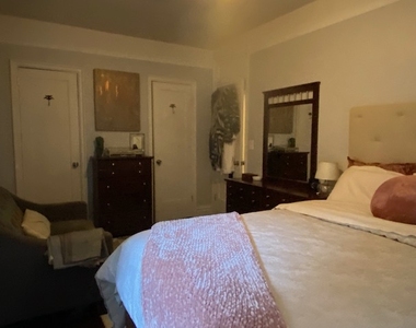 220 Cabrini Boulevard - Photo Thumbnail 11