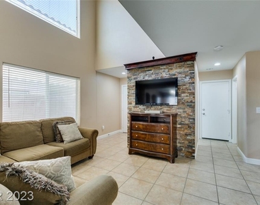 9240 Freedom Heights Avenue - Photo Thumbnail 15