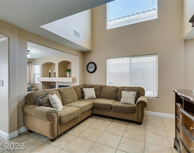 9240 Freedom Heights Avenue - Photo Thumbnail 12