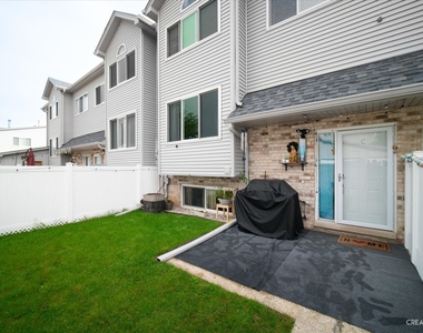 381 Park Ridge Lane - Photo Thumbnail 0