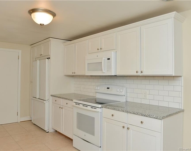 147 Hartford Avenue - Photo Thumbnail 4