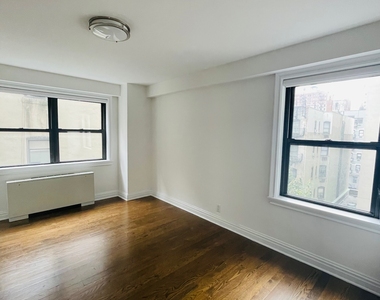 East 89th Street - Photo Thumbnail 10