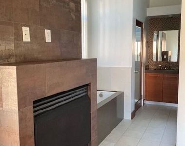 1243 Franklin St Apt 2 - Photo Thumbnail 2