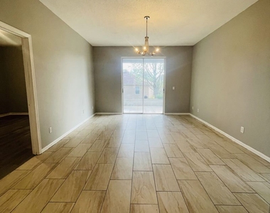 906 Grand Canyon Dr Unit - Photo Thumbnail 7