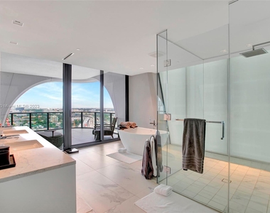 1000 Biscayne Blvd Unit 2802 - Photo Thumbnail 11