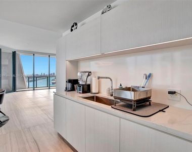 1000 Biscayne Blvd Unit 2802 - Photo Thumbnail 10