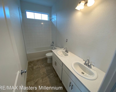 26797 E Maple Ave - Photo Thumbnail 12