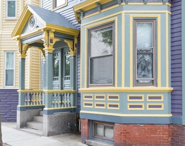 153 Trenton Street - Photo Thumbnail 12