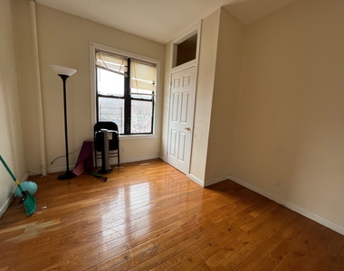 449 West 206th Street - Photo Thumbnail 2