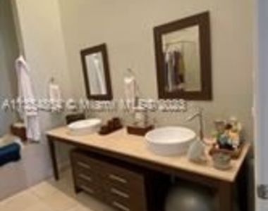 465 Brickell Ave Apt 2203 - Photo Thumbnail 7