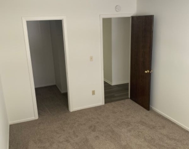 3637 Bellaire Ave 203 - Photo Thumbnail 8