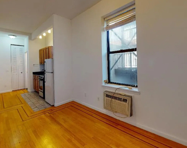 246 West 22nd Street - Photo Thumbnail 0