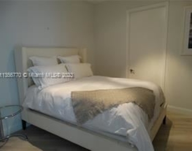 15901 Collins Ave Apt 3907 - Photo Thumbnail 5