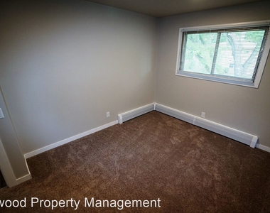 2105 Lake Point Dr. - Photo Thumbnail 22