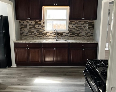 3243 W 115th Street - Photo Thumbnail 4