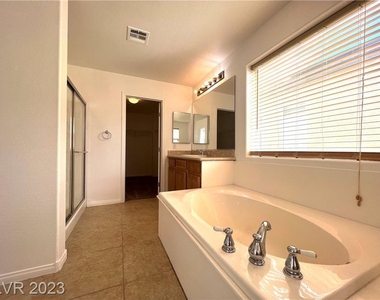 9031 Winchester Ridge Street - Photo Thumbnail 24