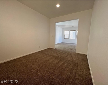 9031 Winchester Ridge Street - Photo Thumbnail 8