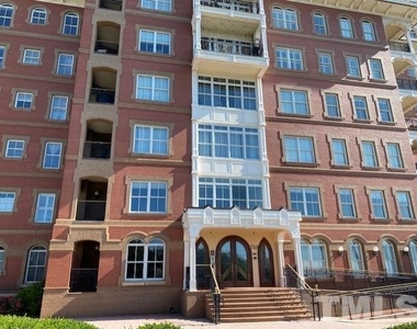 710 Independence Place - Photo Thumbnail 2